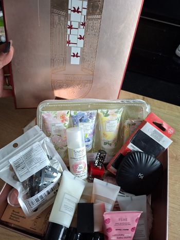 Boîte cadeau produit soins sephora Kiko neuf de