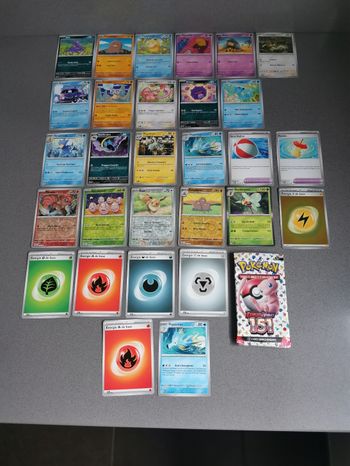 Lot de cartes Pokémon écarlate et violet série 151 Mew