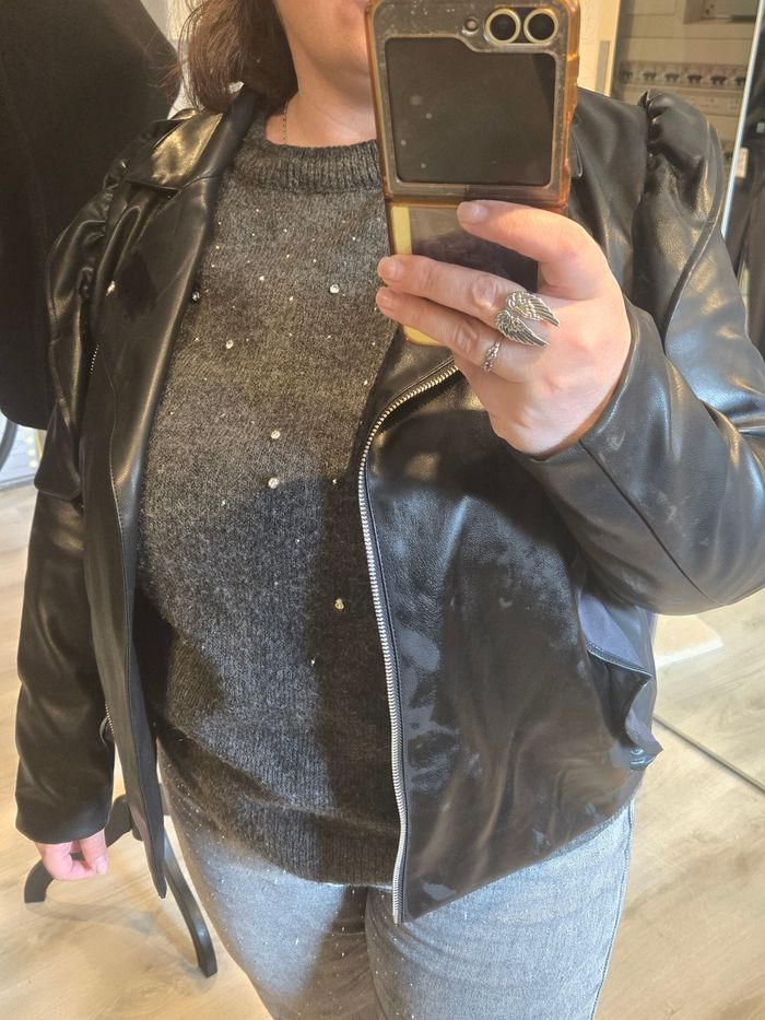 Veste perfecto noire en simili à volants T.44/46 - photo numéro 10