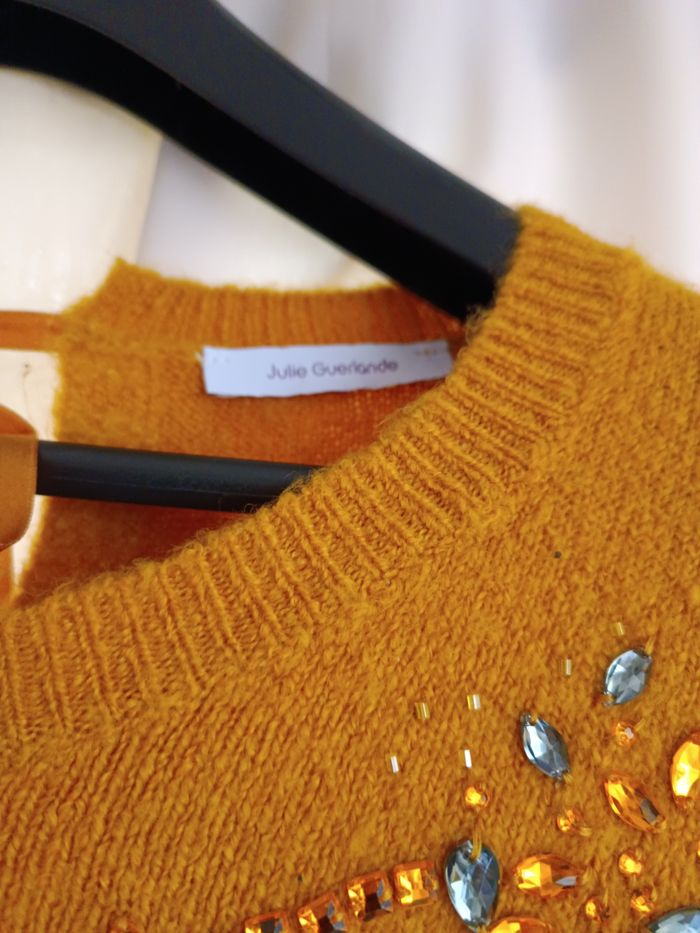 Pull orné de pierres - photo numéro 4