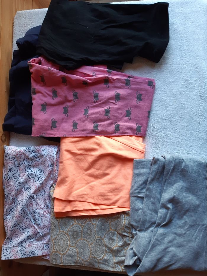 Lot de 7 pantalons fluides.