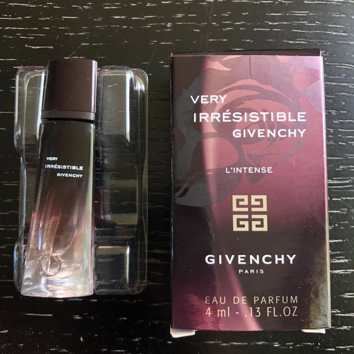 Miniature Very irresistible Givenchy
