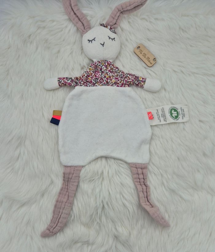Doudou plat Madame Lapin Kikadu