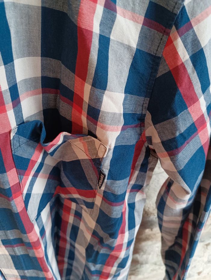 Chemise Tiffosi taille 13-14 ans en très bon état - photo numéro 3