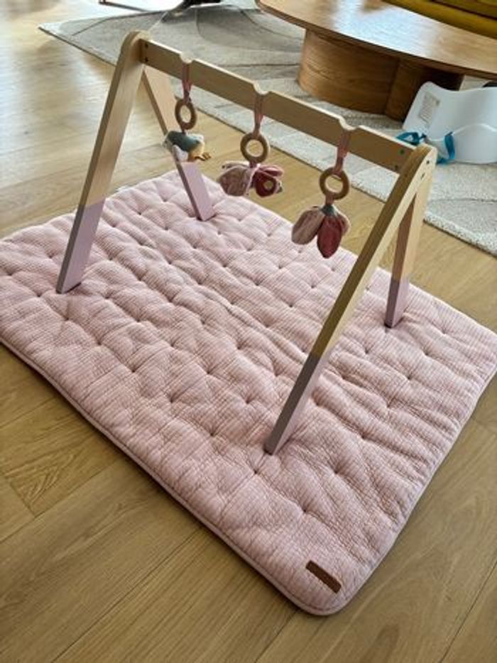 Portique et tapis d’éveil Little Dutch