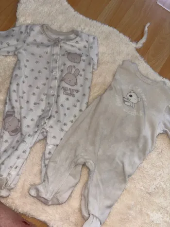 lot de deux pyjamas en velours 