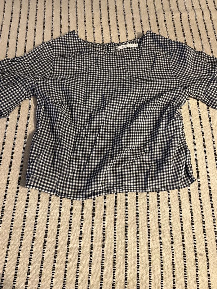 Blouse courte Gemo boutonnée au dos