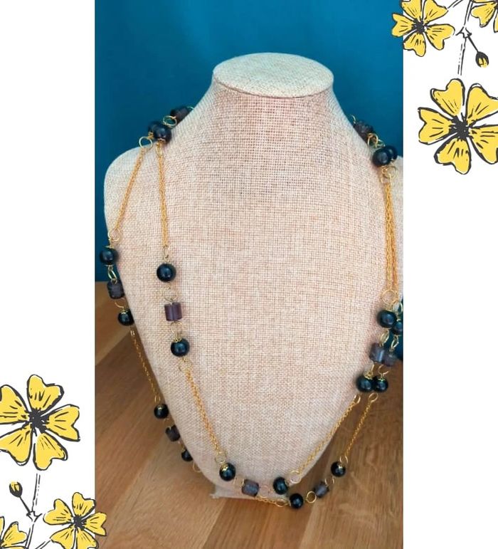 Parure fantaisie – Collier & boucles dorés et perles noires & violettes