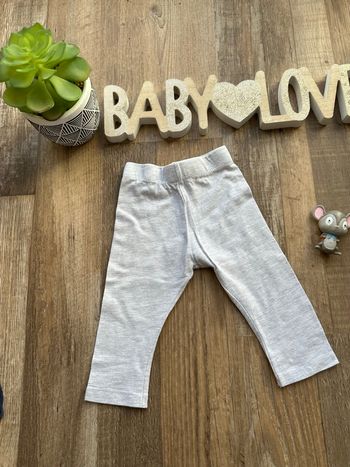 - Legging     - 9 mois - Très bon état  