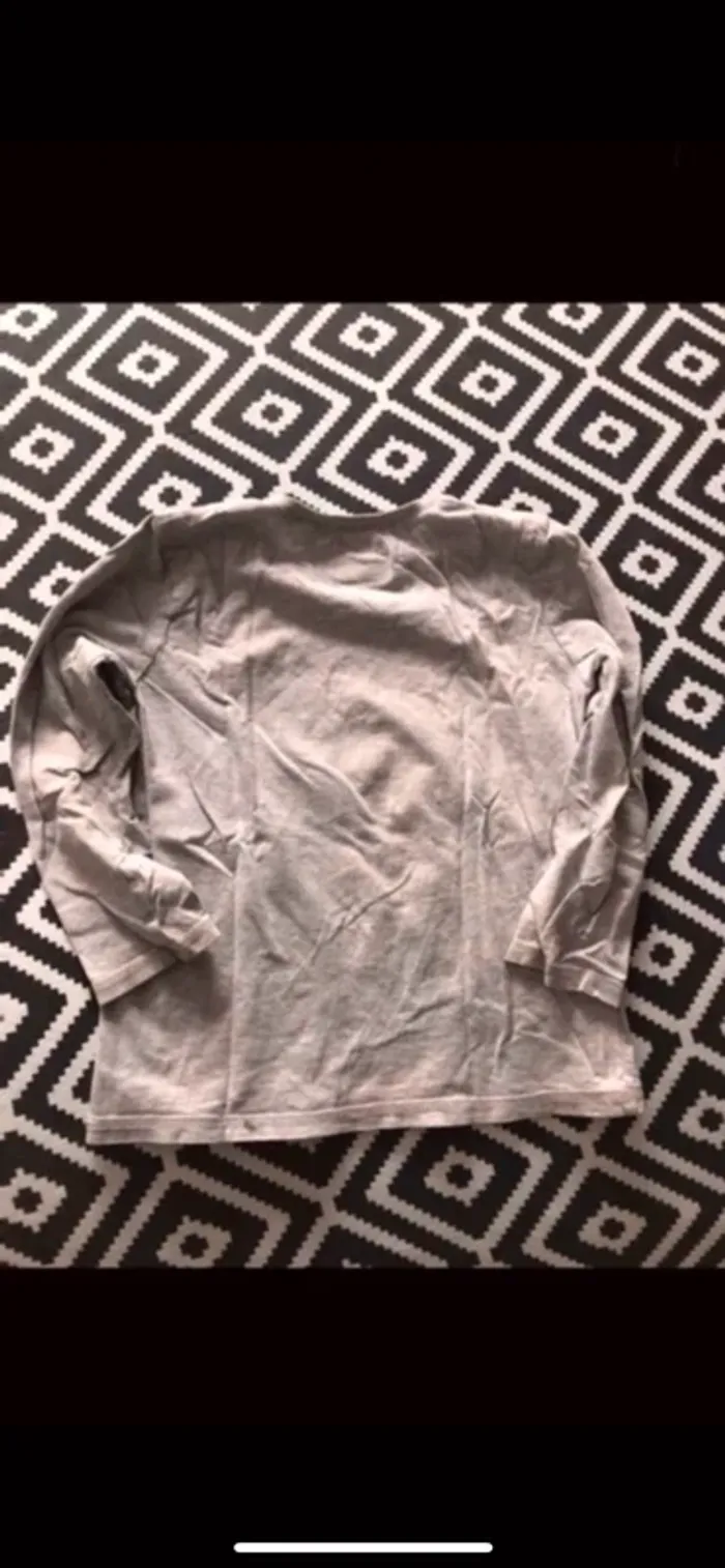 T-shirt manches longues taille 4 ans - photo numéro 3
