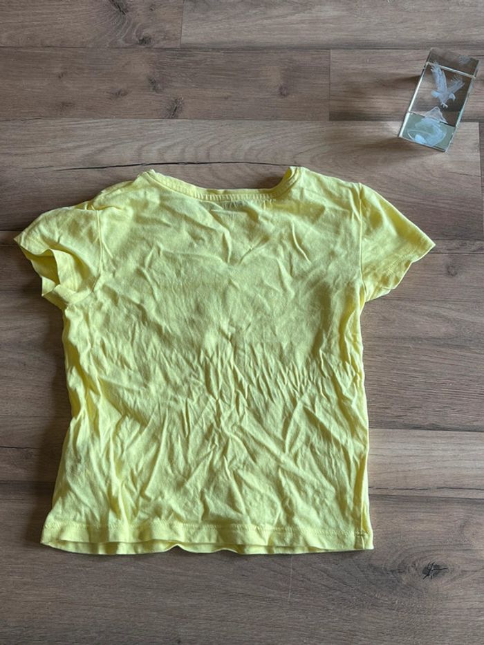 Je vend un lot de 5 tee shirt fille taille5 ans très bon état - photo numéro 11