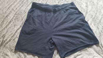 short homme. bleu. UP. taille 2XL