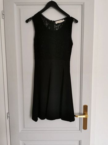 Robe noire dentelle