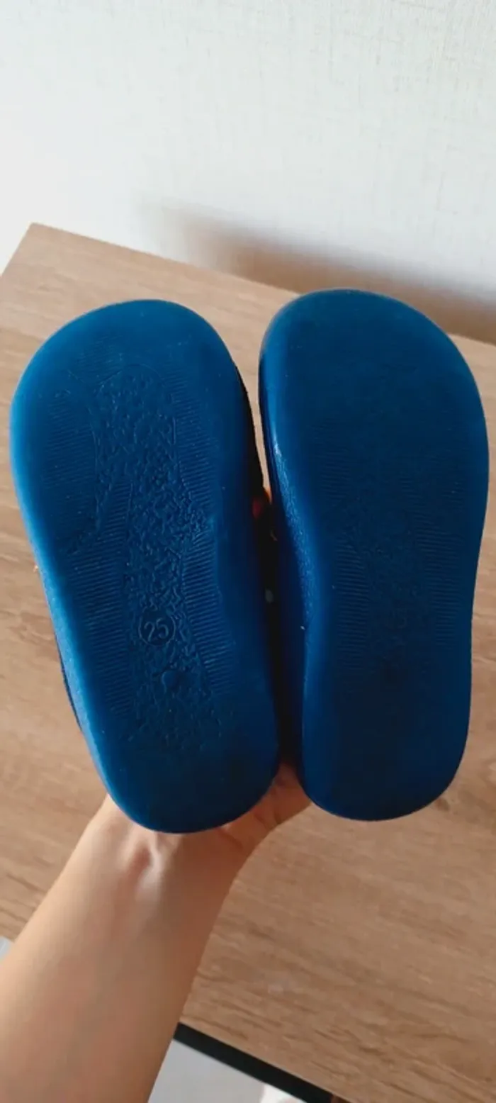 Paire de chaussons motif dinosaures garçon taille 24 - photo numéro 18