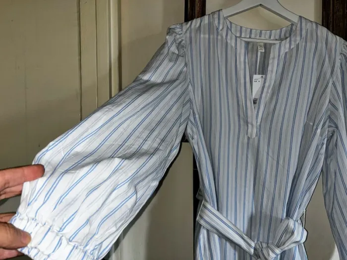 Robe chemisier blanc à rayures bleues, taille S, Neuf avec étiquette - H&M - photo numéro 3