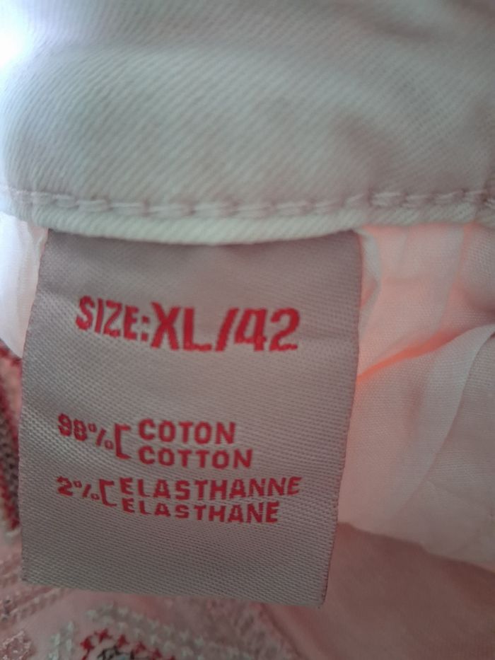 Pantacourt  rose pâle et strass - photo numéro 4