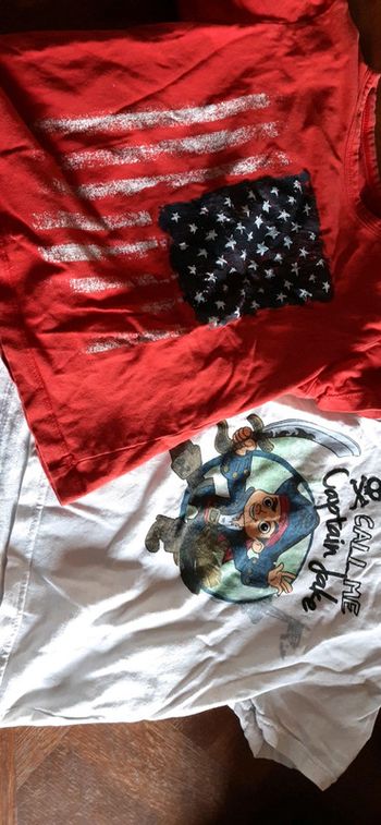 T shirt 4 ans disney et autre