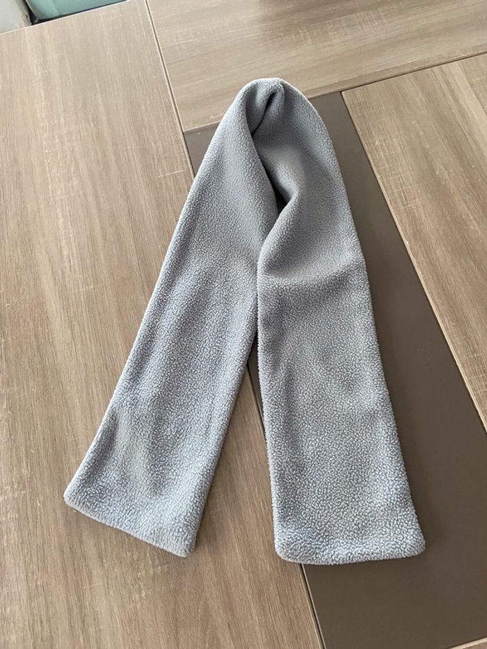 Écharpe grise - photo numéro 2