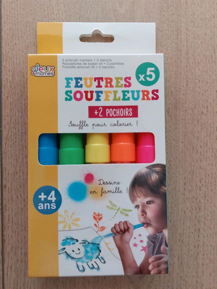 Feutres souffleurs+pochoirs
