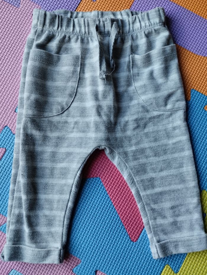 Lot 2 pantalons - photo numéro 2