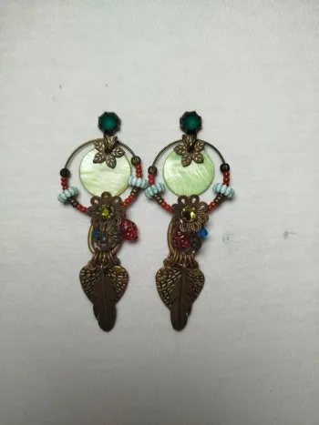Boucles d'oreilles pendantes - 8,5 cm - charmes coccinelle, plume, arbre de vie