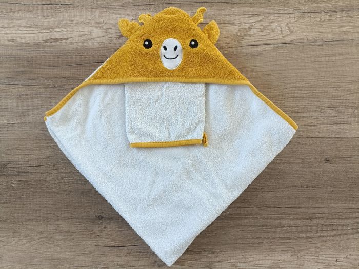 Lot 4 capes de bain avec 3 gants de toilette - photo numéro 2