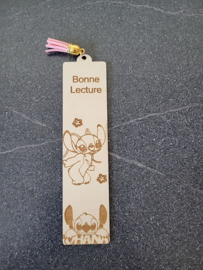 Marque page en bois stitch - photo numéro 2