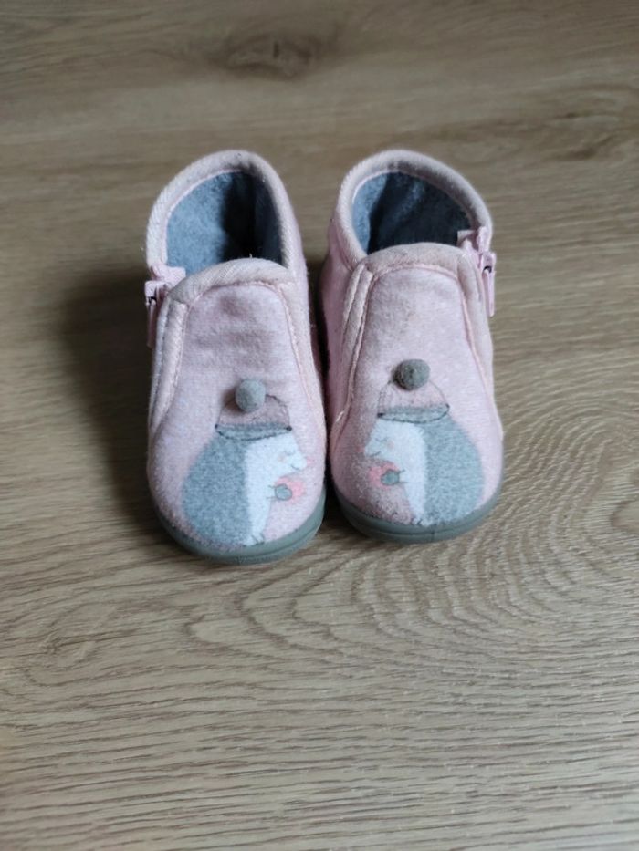 Chaussons bébé fille T19 neufs