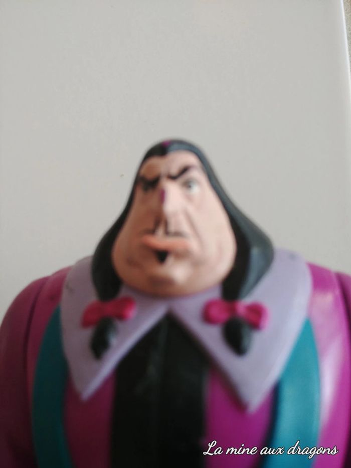 Pocahontas Ratcliffe governor figure toy RARE figurine Disney Vintage - photo numéro 2