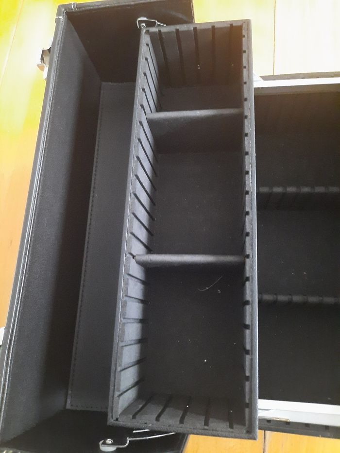 Valisette avec compartiments - photo numéro 4