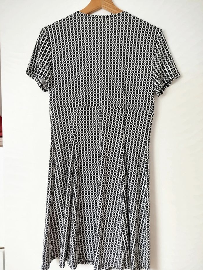 Robe fluide noire et blanche taille 40 neuve jamais portée - photo numéro 4
