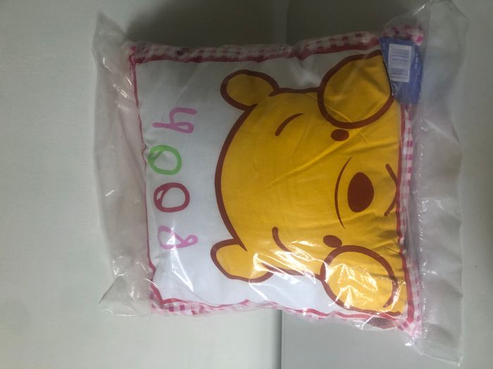Coussin Winnie l'Ourson Neuf étiquette - photo numéro 3