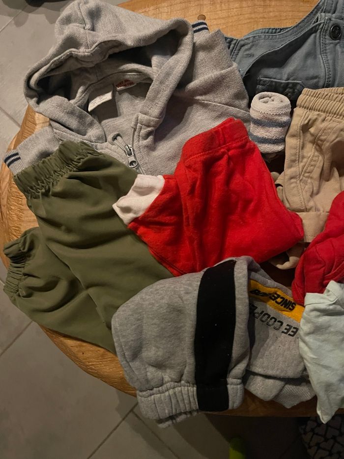 Lot 1. garçon 6 mois - photo numéro 2