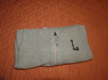 gilet a zippé taille 6 mois