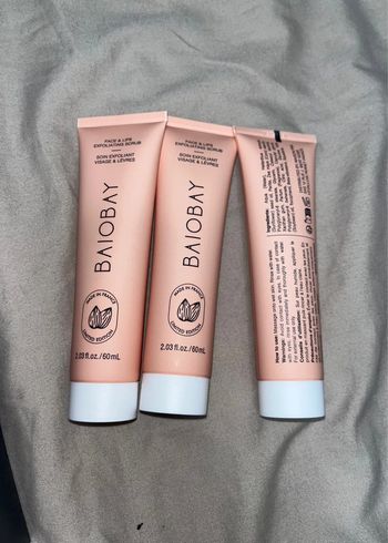 Lot de soin exfoliant visage neuf baiobay