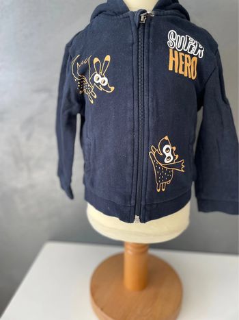 Gilet à capuche bébé