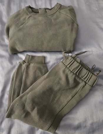 Tenue vert kaki