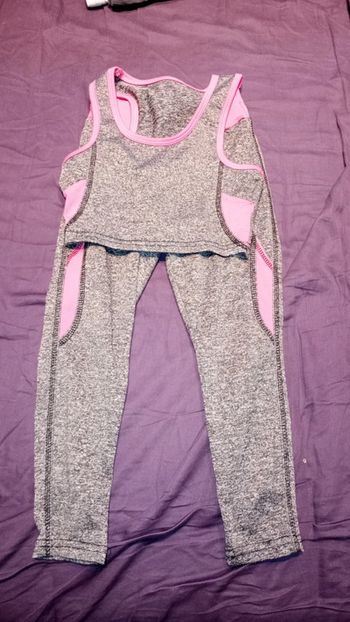 Ensemble brassière et legging de sport 6ans