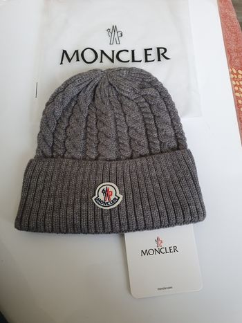 bonnets moncler