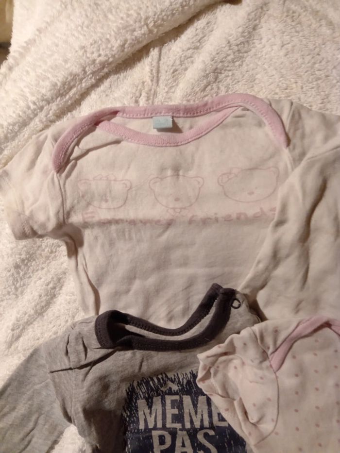 Lot de 9 bodies fille - photo numéro 2