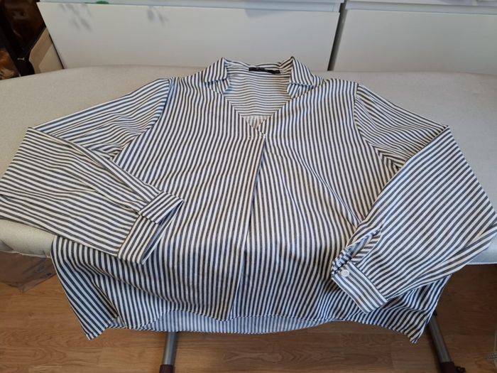 Belle chemise/blouse femme A.Belle 44 rayé gris/blanc excellent état - photo numéro 4