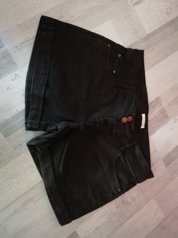 Short noir