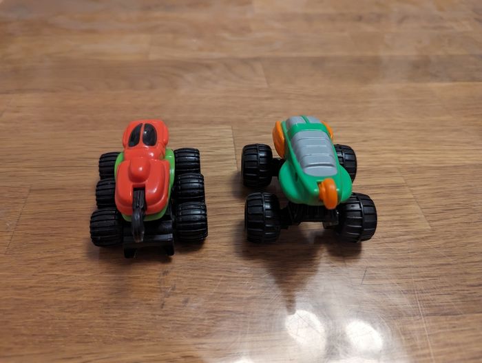 Lot 90 de 2 petites voitures attack Monster Hotwheels - photo numéro 3