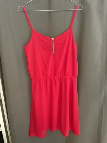 Jolie petite robe rouge
