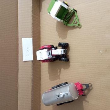 tracteur (cabine HS) + 2 remorques