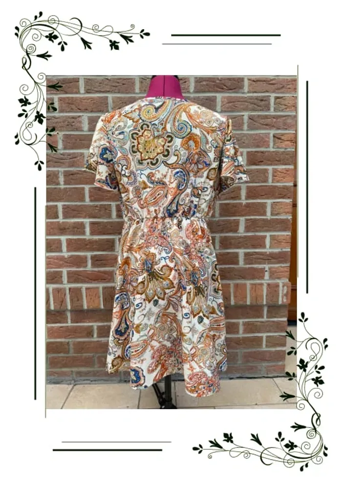 SHEIN Robe à imprimé floral à manches papillon à nœud - photo numéro 2