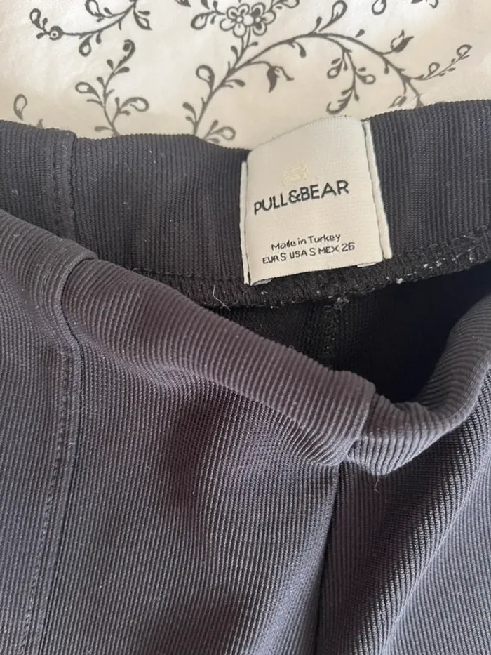 Pantalon/legging Pull&Bear en taille S - photo numéro 3