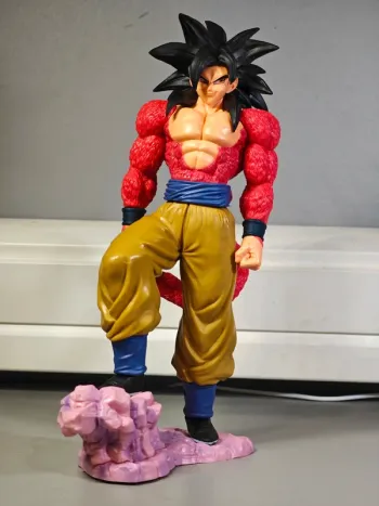 Figurine Dragon Ball GT : Goku SSJ4 25cm neuve sans boîte