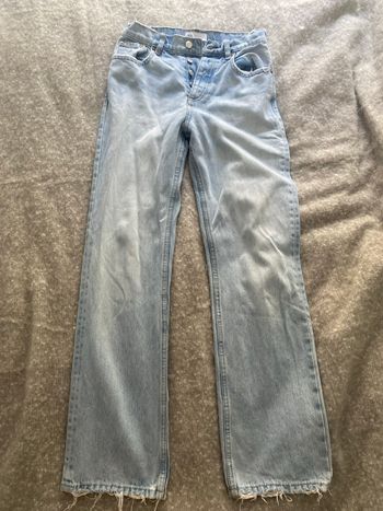 Jean Zara taille 34 – Coupe droite, effet délavé