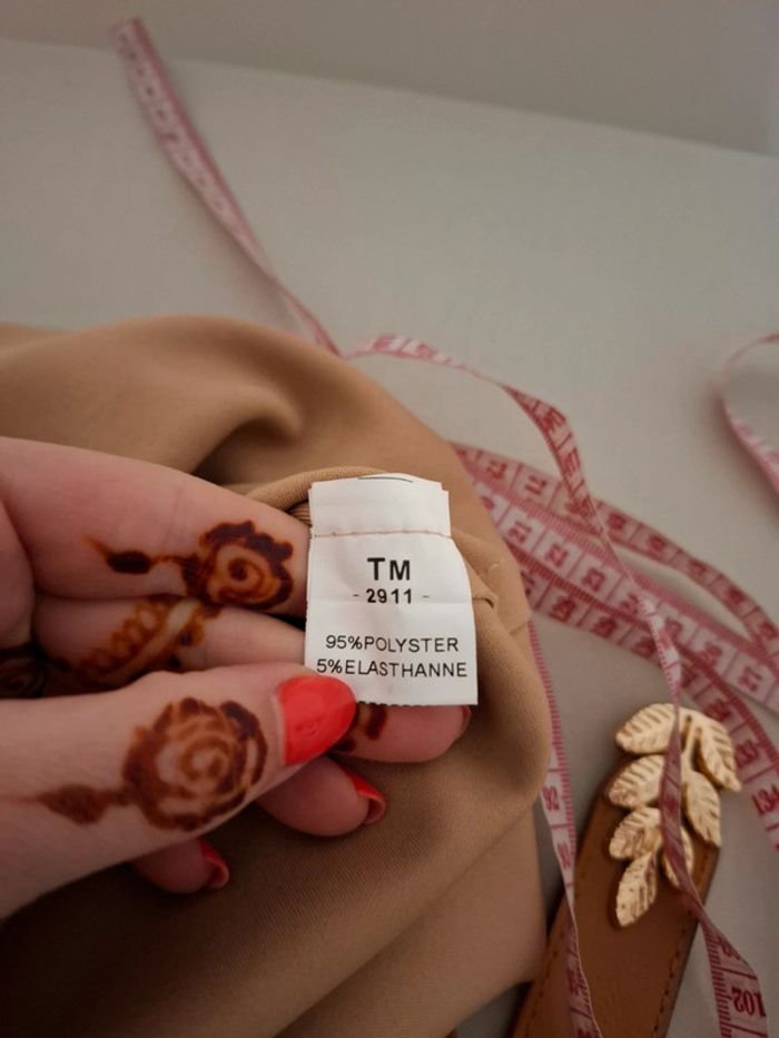 Jupe beige/rose zippée en suédine H F Woman Collection taille M 38 - photo numéro 8